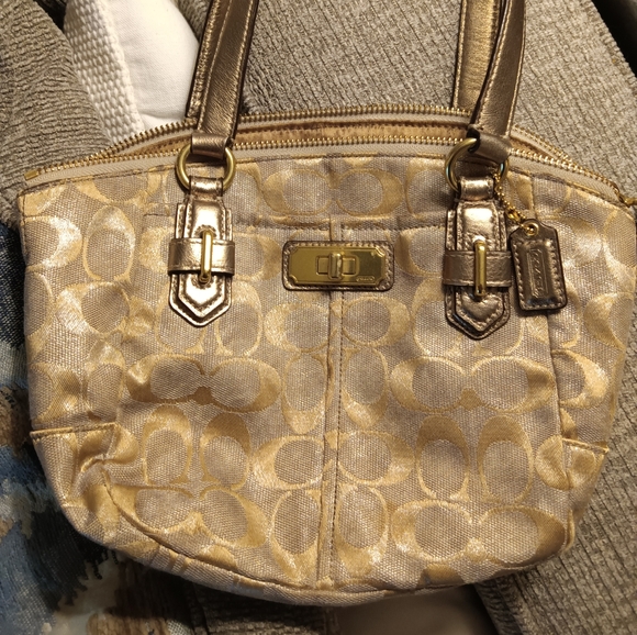 Coach handbag - Picture 1 of 6
